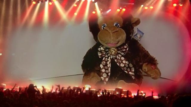 Обезьяны любят сладкие бананы! смотреть онлайн