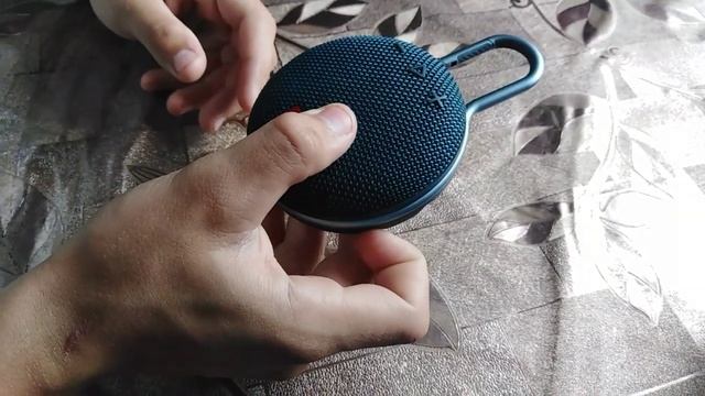Распаковка JBL CLIP 3 смотреть онлайн