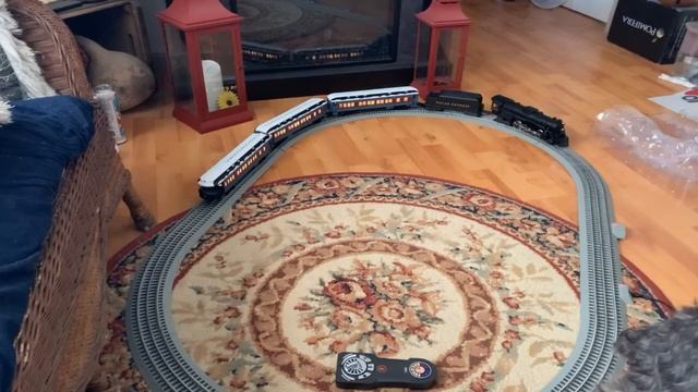 Opening and Unboxing The Lionel Polar Express Train Set with Bluetooth смотреть онлайн