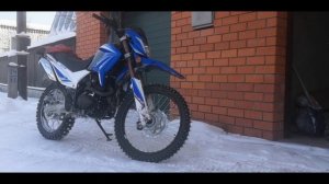 Запуск двигателя зимой на Мотолэнд ХР 250 Эндуро и Китай свеча иридиевая вроде как.