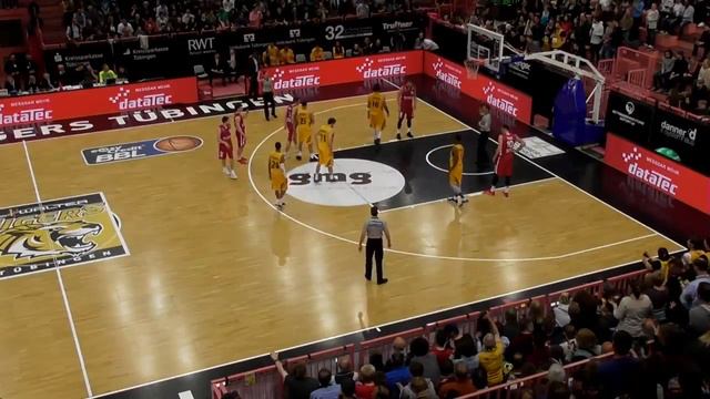 Julian Washburn #4 Yellow: 15pts, 5-11fg, 3-5 3ptr, 3rbds, 1asts, 4stls vs Brose Bamburg 4/19/17 смотреть онлайн