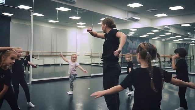 Группа 6+ Контемпорари смотреть онлайн