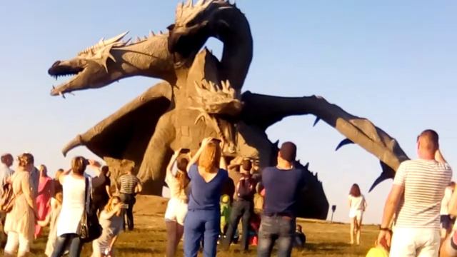 Горыныч извергает пламя смотреть онлайн