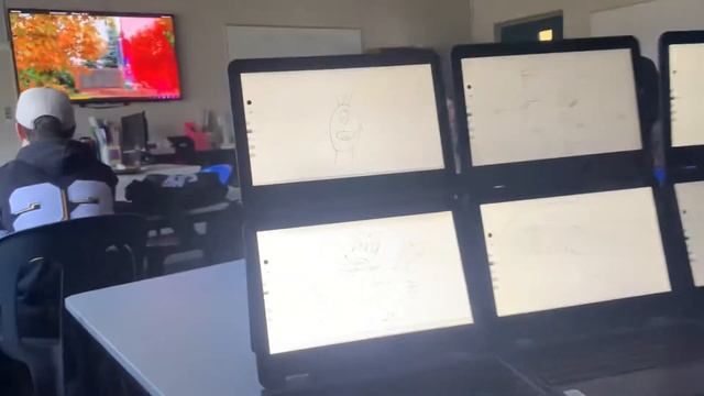 6 monitor setup in school смотреть онлайн
