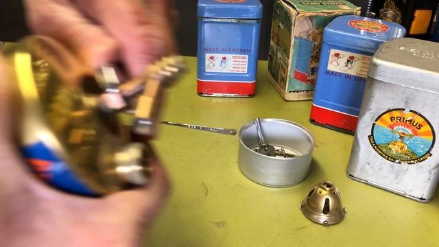 Firing up my Primus 71 and Optimus 80 Stoves смотреть онлайн