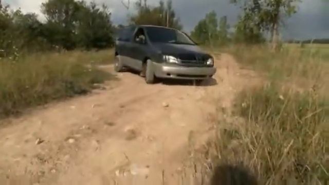 228. You CAN'T KILL a 2000 Toyota Sienna! смотреть онлайн