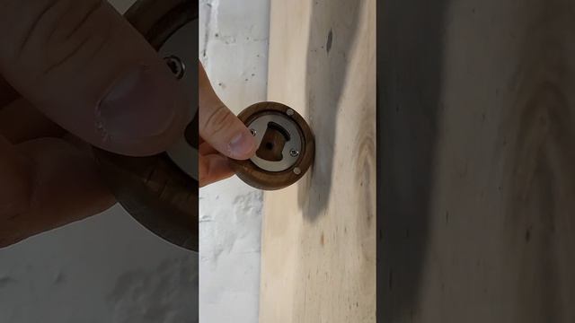 открывашка из дуба на магнитах