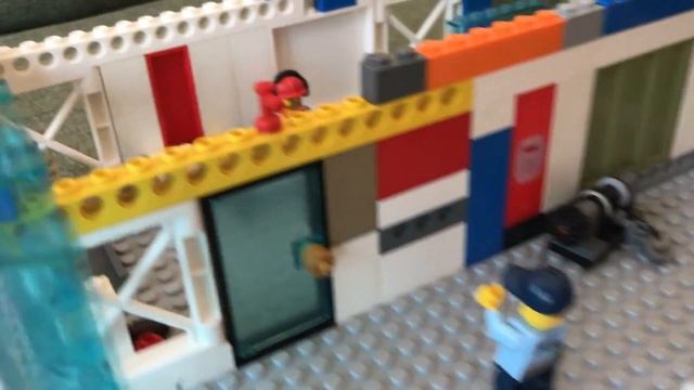 Заправка, завод и два трансформера из Lego. ЧАСТЬ 2 смотреть онлайн