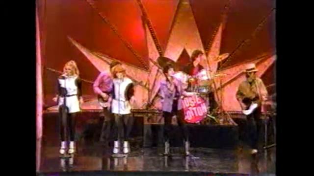 THE MERV GRIFFIN SHOW: Josie Cotton performing 'Tell Him" from her debut album Convertible Music смотреть онлайн