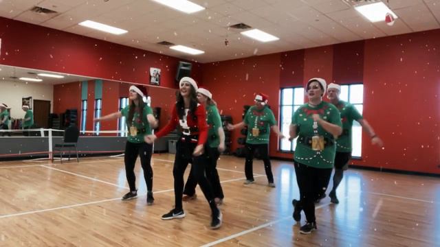 Christmas Dance Fitness Fun | LIKE IT'S CHRISTMAS | Jonas Brothers | Zumba® | @FitwithMic смотреть онлайн