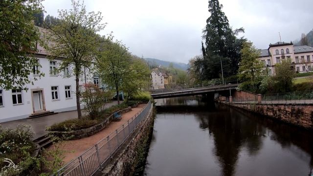 Разглядываем витрины магазинов.Гуляем по городу.Города Германии -Шрамберг (Schramberg).Часть первая смотреть онлайн