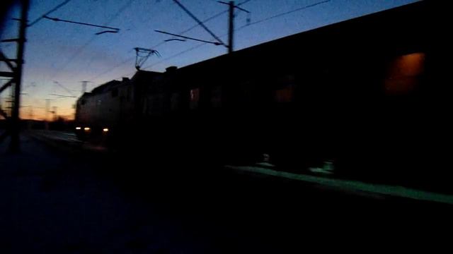 ЭП2К-206 с фирменным поездом "Южный Урал" №014Е Москва — Челябинск смотреть онлайн