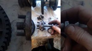 Змз 402 установка шестерни грм часть 1