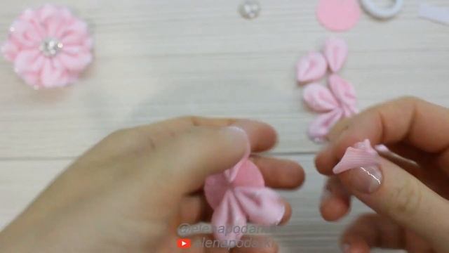 ОЧЕНЬ НЕЖНЫЙ ЦВЕТОК из ленты ? / Flor de fita / DIY / Канзаши / Kansasi bow ЕленаПодарки МК смотреть онлайн