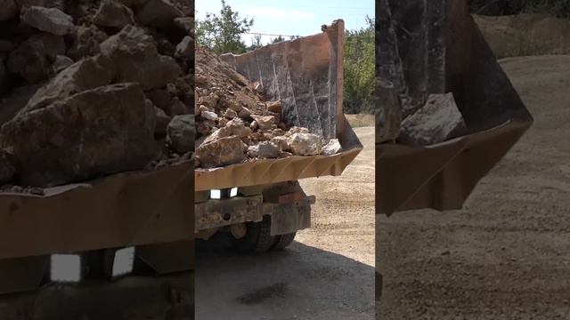 Щебенка для стройки. #кщз #щебень #щебенка #щпс #волгоград #карьер #купитьщебень #щебеньоптом смотреть онлайн