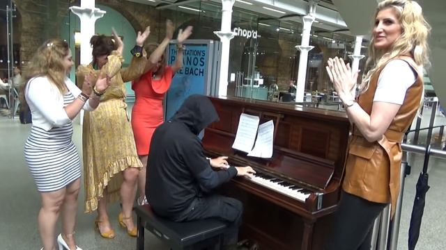 How To Excite Russian Homegirls At A Public Piano смотреть онлайн
