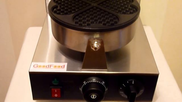 Вафельница бельгийская GoodFood WB-1R. Вафли в форме сердец. Круглая