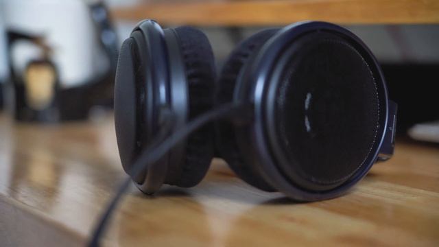 Five Top HiFi Headphones Under $300 Ranked and Compared (2019) смотреть онлайн