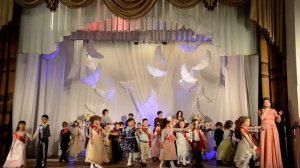 Начало Выпускного. Танец "Маленький принц".поёт Анна Ахмерова