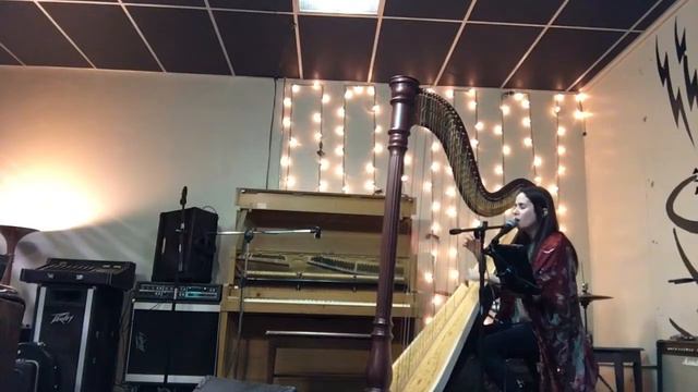 Bitches Broken Hearts смотреть онлайн