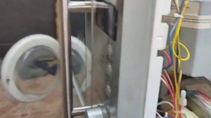 при открытии двери микроволновой печи выбивает автоматы | сгорает предохранитель | быстрый ремонт