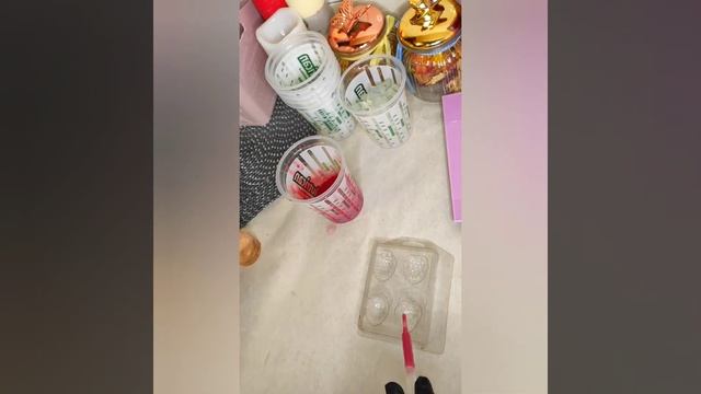 заливаем МЫЛО 18+ "клубника в молочном шоколаде" смотреть онлайн