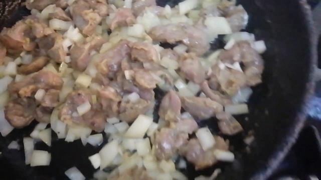 КУРИНЫЕ ПУПОЧКИ В СЛИВОЧНОМ МАСЛЕ С ОВОЩАМИ. КУРИНЫЕ ЖЕЛУДКИ ОЧЕНЬ НЕЖНЫЕ ТУШЕНЫЕ В СЛИВОЧНОМ МАСЛЕ смотреть онлайн