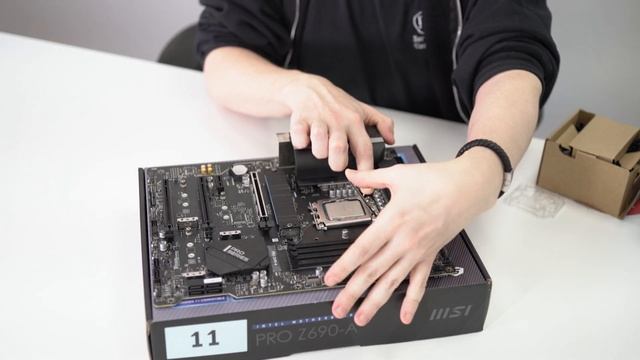 How To Install a CPU: Intel 12th Gen Processor Installation смотреть онлайн