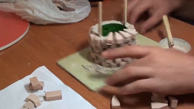 ?️Как сделать мини колодец своими руками?? из мини кирпичей. Модель колодца. смотреть онлайн