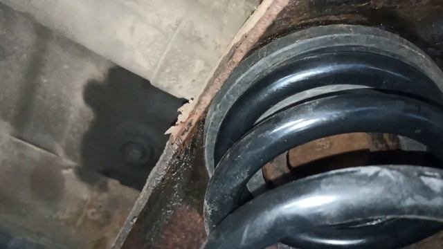 Замена задних пружин и амортизаторов SsangYong увеличение клиренса. Вторая часть. смотреть онлайн