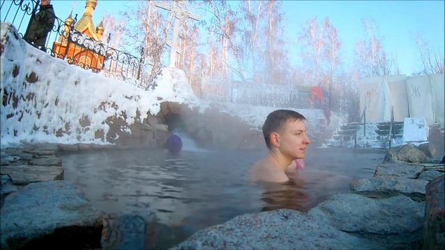 Зимнее купание в Ачаирском монастыре. смотреть онлайн