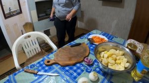 ЖИВУ ОДНА В ДЕРЕВНЕ / ГОТОВЛЮ КУШАТЬ НА ПЕЧИ /  ЖИЗНЬ В ДЕРЕВНЕ/ ВЛОГ