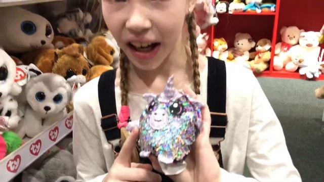 Диана Что подарить девочке на 8 марта/ Diana presents for girls смотреть онлайн