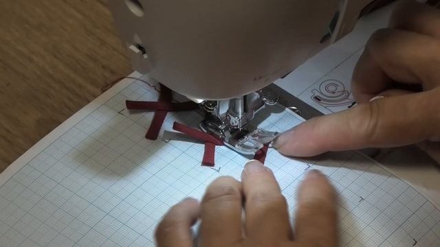 Интересная обработка рукава вытачным шнуром смотреть онлайн