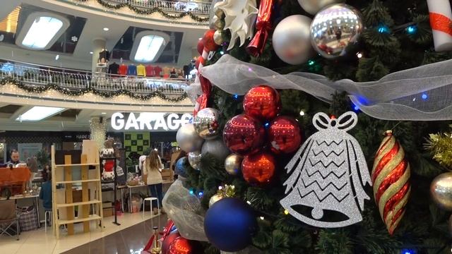 Новогодние елки в торговых центрах Минска смотреть онлайн