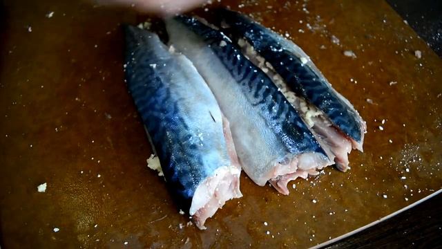 Скумбрия Отвал башки. Строганина из скумбрии. смотреть онлайн