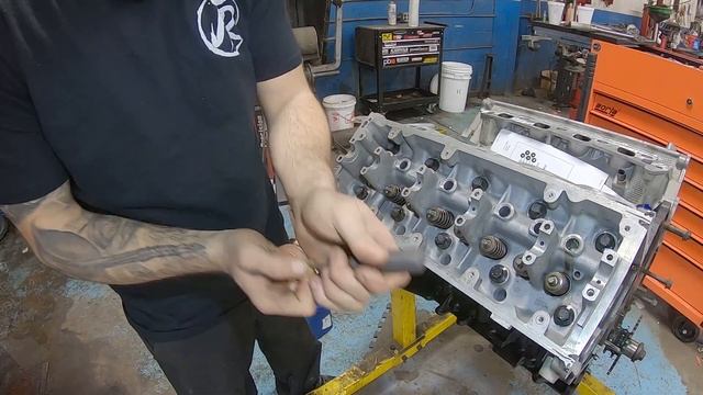 300 WHP 4.6 2V BUILD IN 20 MINUTES! (FROM START TO FINISH) смотреть онлайн