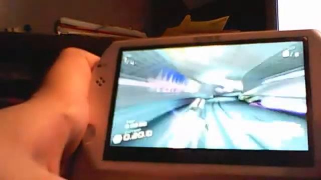 Играем в PSP: WipeOut Pulse - 2 - Быстрее быстрее!!! смотреть онлайн