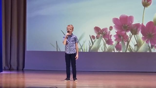 «Крылатые качели» Федя Бобров (8 лет). Педагог по вокалу Оксана Родина смотреть онлайн