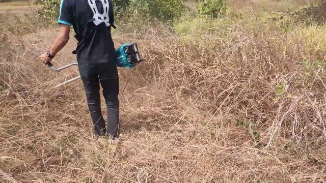 Makita 80V Max XGT Grass Trimmer UR012G смотреть онлайн