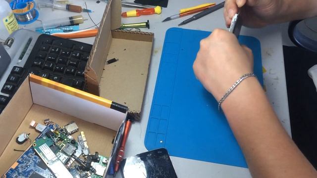 Купил кучу телефонов на Avito для разборки Часть 1 смотреть онлайн