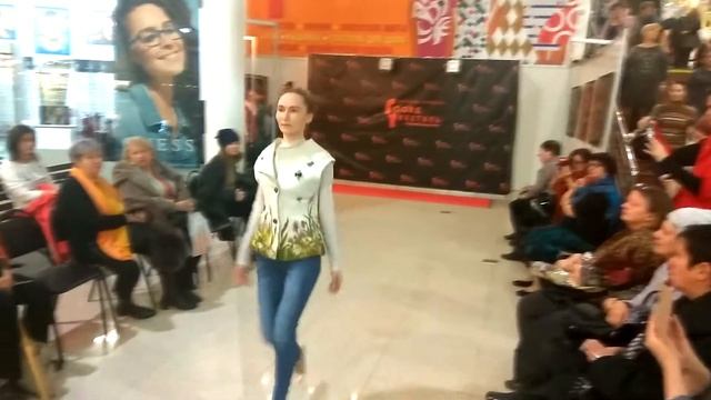 Показ коллекции войлочных жилетов от Зарудной Марины смотреть онлайн