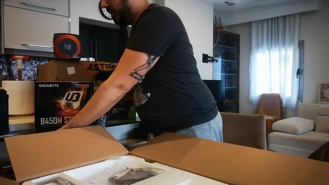 BÜTÇE DOSTU OYUNCU MONİTÖRÜ! LG 24MK400 KUTUSUNU AÇTIK VE İNCELEDİK! смотреть онлайн