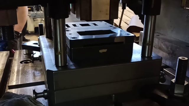 Испытание штампа. Проектируем и изготавливаем штампы и пресс-формы. Дельфа Сервис. смотреть онлайн