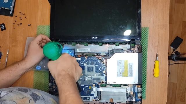 Разборка ноутбука Acer Aspire E1-571|571g, замена клавиатуры и матрицы, чистка системы охлаждения