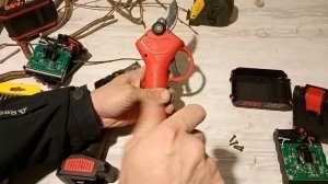 Сравнение аккумуляторных секаторов из Китая 21Vf и 88Vf. Что в нутри секатора и АКБ.