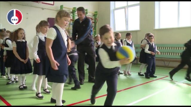 Поздравление с Днем учителя начальника Управления образования Администрации НГО Татьяны Аленькиной смотреть онлайн