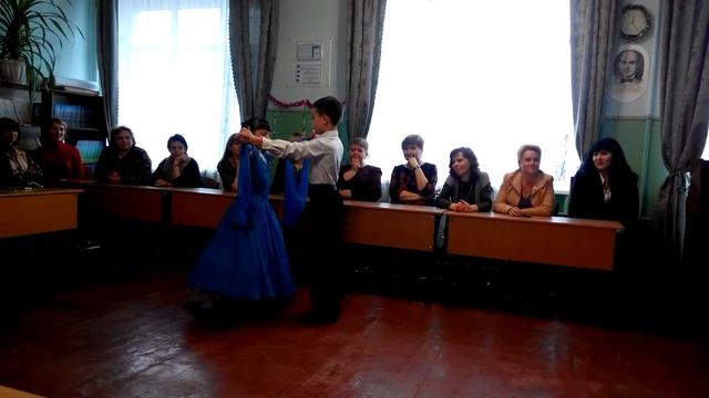 КОТОВСК 2016 ГОД. 8 МАРТА ВЫСТУПЛЕНИЕ ДЛЯ УЧИТЕЛЕЙ СОШ 3. ВАЛЬС ДЕНИСА БОНДАРЕНКО И МИЛЕНЫ КЛИМОВО смотреть онлайн