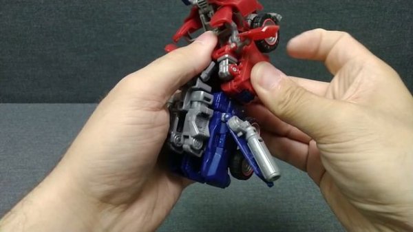 Обзор трансформера Cybertronian Optimus Prime - Generations - War for Cybertron. Музей Р-ТФ.