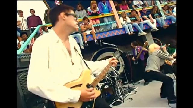Jonny Greenwood has a flashback смотреть онлайн